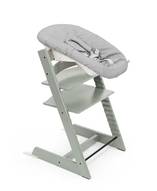 Tripp Trapp meegroeiende baby- en kinderstoel (Glacier Green) met Baby Set2 (Glacier Green) en Newborn Set (Grijs) von Stokke in Grün – Produktfoto 2 von 3