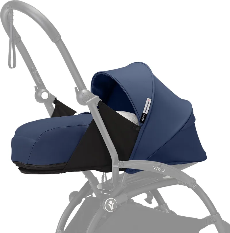 YOYO 0+ Newborn Pack, - Inclusief matras, uitschuifbare luifel en vijfpuntsgordel - Vereist YOYO-frame (apart verkrijgbaar) von Stokke in Air France Blue – Produktfoto