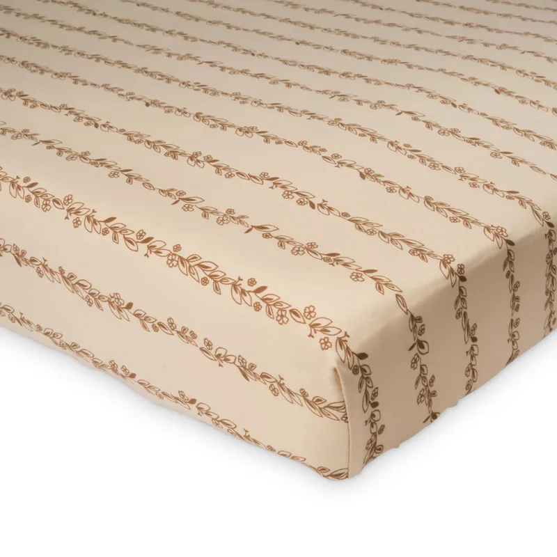 Hoeslaken Leaves stripe baby - 60 x 120 cm - Bio katoen - Babyhoeslaken van That's Mine in Wit – productfoto