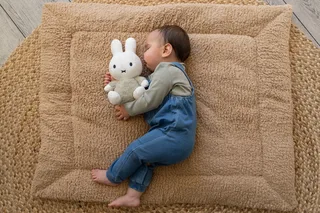 Nijntje Knuffel 25cm Fluffy green von Tiamo in Grün – Produktfoto 4 von 4