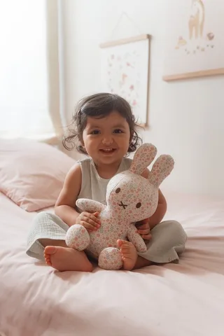 Nijntje x Little Dutch - All-Over Knuffel - 30 cm - Lucky Blossom von Tiamo in Mehrfarbig – Produktfoto 4 von 4