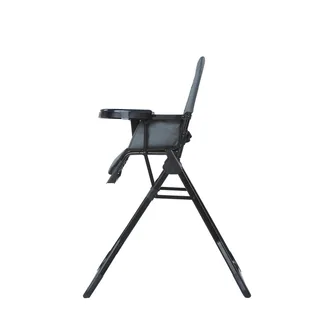 Kinderstoel Bistro / Eenvoudig reinigbare bekleding / Extra afneembaar eetblad / Verstelbaar eetblad / Compact inklapbaar design von Titanium Baby in Charcoal Grey – Produktfoto 4 von 4
