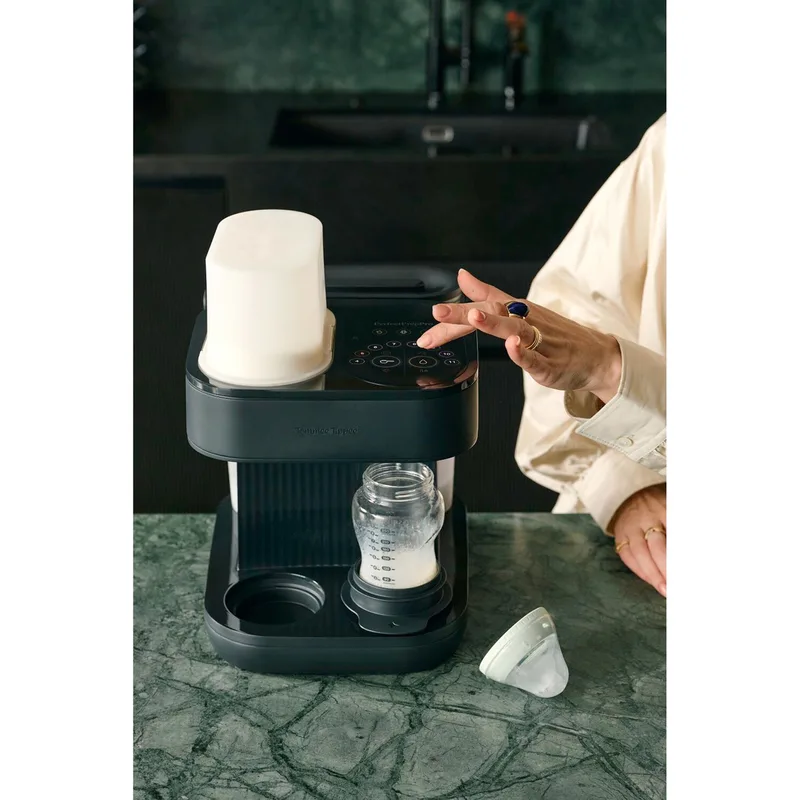 Perfect Prep® Pro apparaat - Baby Fles Maker met Poederdispenser - antibacterieel waterfilter - gepersonaliseerde appondersteuning​ von Tommee Tippee in Leigrijs – Produktfoto 2 von 3
