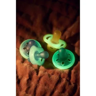 Ultra-light StayPut Night fopspenen - 0-6 maanden - set van 2 - glow in the dark fopspeen uit één stuk fra Tommee Tippee i Turkis – produktbillede 2 af 3