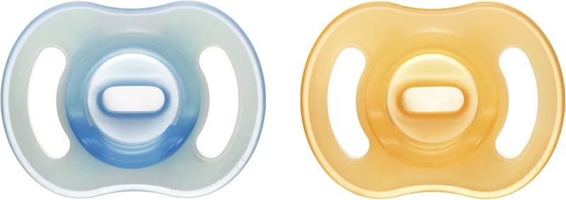 Ultra-light StayPut Night fopspenen - 6-18 maanden - set van 2 - glow in the dark fopspeen uit één stuk van Tommee Tippee in Blauw – productfoto