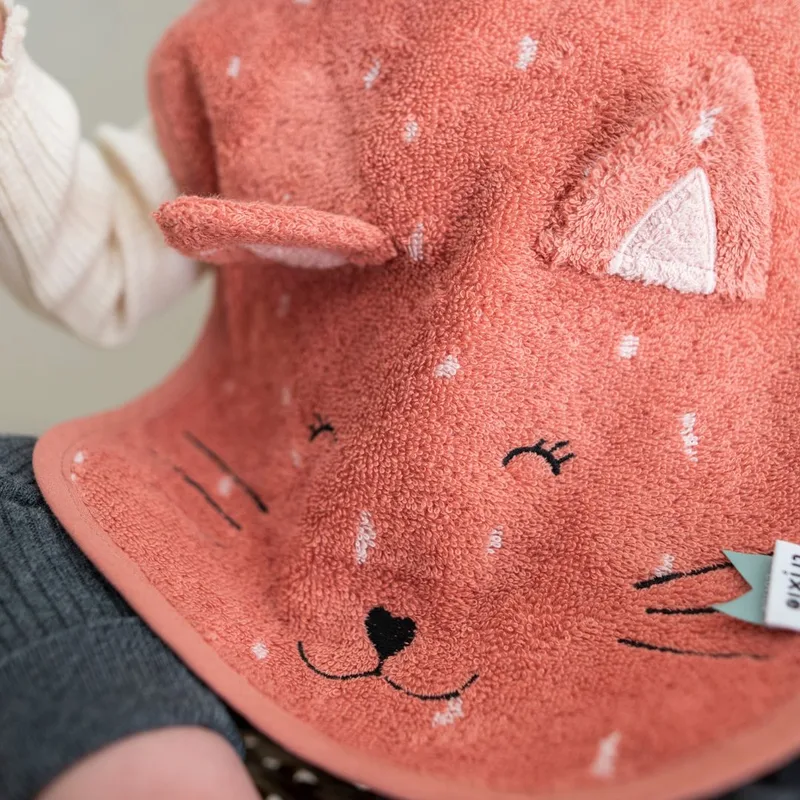 Slabbetje - Mrs. Cat - Zachte Badstof - 100% Biologisch Katoen - Met Drukknopjes by Trixie in Pink – product photo 3 of 4