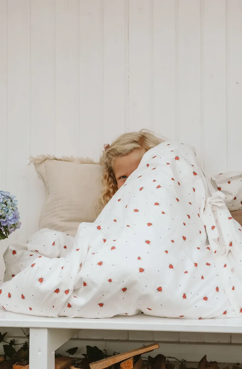Sengetøj - Ladybug - Junior by Vanilla Copenhagen – product photo