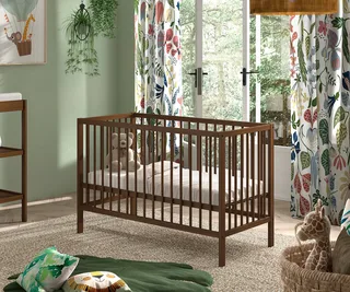 Babybett DINO, ideal für Ihr Kinderzimmer, Made in Europe, Buche massiv, 60/120cm, Liegehöhe 3-fach höhenverstellbar, Buche Nussbaumfarbig van Vipack in Bruin – productfoto 2 van 5