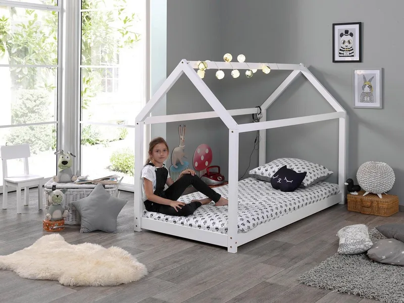 Kinderbett Cabane, Kiefer massiv, Made in Europe, inklusive Rolllattenrost (wahlweise in 2 Farben und 2 Größen erhältlich), Bodenfreiheit ca. 2,5 cm zur besseren Belüftung, stabil gebaut van Vipack in Wit – productfoto 3 van 4