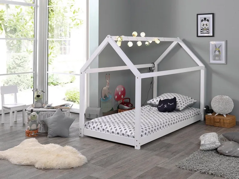 Kinderbett Cabane, Kiefer massiv, Made in Europe, inklusive Rolllattenrost (wahlweise in 2 Farben und 2 Größen erhältlich), Bodenfreiheit ca. 2,5 cm zur besseren Belüftung, stabil gebaut van Vipack in Wit – productfoto 1 van 4