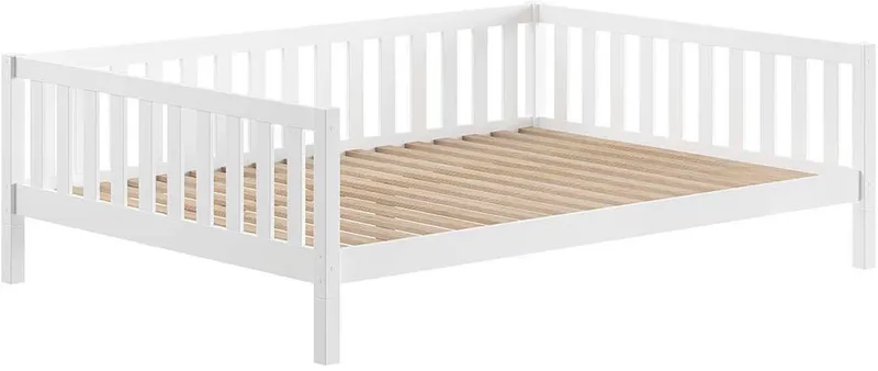 Kinderbett Dallas, massiv Bett, Rausfallschutz, umbaubar vom Boden- zum Daybett (inkl. Rolllattenrost und Sprossenumrandung, 90 oder 140x200 cm breit), stabil und standfest gebaut, wahlweise Kiefer massiv natur oder von Vipack in Weiß – Produktfoto 1 von 5