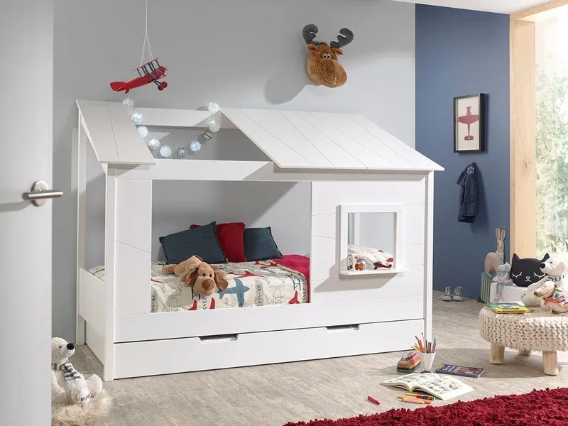 Kinderbett Hausbett, aus MDF und Massivholz lackiert, inkl. Fenster vorne (B/H/T ca. 214x158,5x105cm, seitl. und hinten offen), wahlweise mit oder ohne Bettschublade auf Rollen van Vipack in Wit – productfoto 1 van 5
