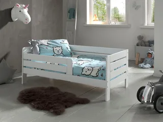 Kinderbett Junior, Kiefermassiv mit umlaufendem Absturzschutz und Rolllattenrost (B/H/T ca. 143,6x56x70cm, mit niedrigem Betteinstieg), wahlweise in 2 Farben, mit oder ohne Schublade van Vipack in Wit – productfoto 1 van 4
