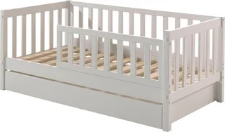 Kinderbett Junior, Kiefermassiv mit umlaufenden Sprossengitter und Rolllattenrost (B/H/T ca. 148x60x76cm, mit niedrigem Betteinstieg), wahlweise in 2 Farben, mit oder ohne Schublade by Vipack in White – product photo 4 of 5