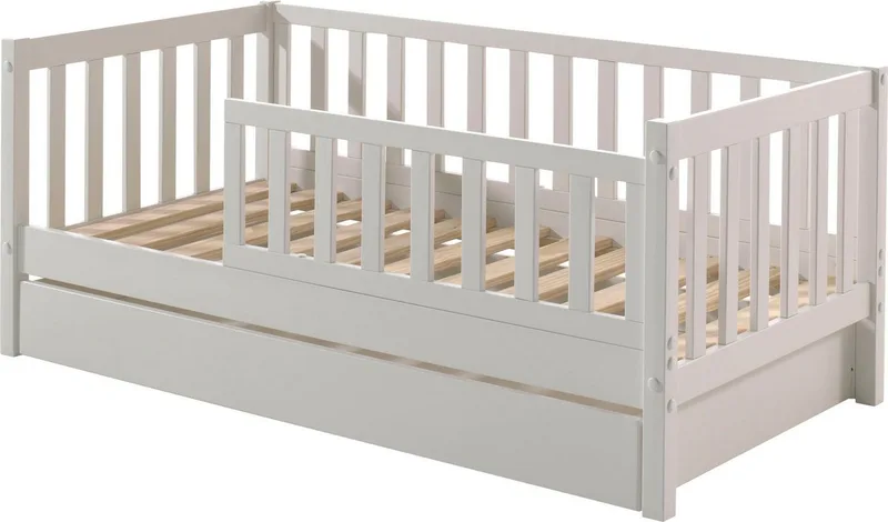 Kinderbett Junior, Kiefermassiv mit umlaufenden Sprossengitter und Rolllattenrost (B/H/T ca. 148x60x76cm, mit niedrigem Betteinstieg), wahlweise in 2 Farben, mit oder ohne Schublade by Vipack in White – product photo 4 of 5