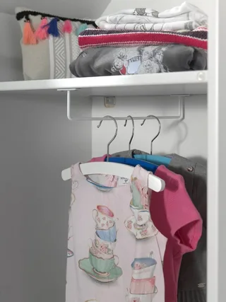 Kleiderschrank in Korpus Weiß / Front Pink u. MDF fra Vipack i Grøn – produktbillede 3 af 5
