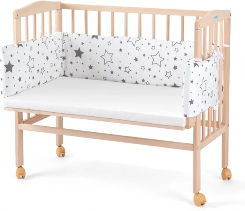 co sleeper/wieg met bedomrander van Waldin in Sterren – productfoto