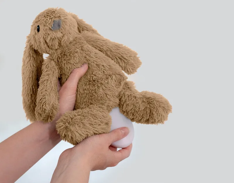 Ro het Konijn Knuffel met Nachtlampje by ZAZU in Beige – product photo 3 of 4