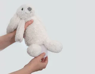Ro het Konijn White Knuffel met Nachtlampje från ZAZU i Vit – produktbild 3 av 4