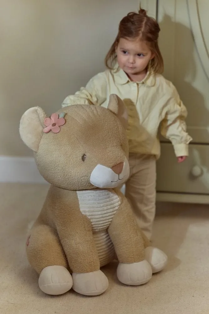 Knuffel Leeuwin 60 cm - baby speelgoed de Little Dutch en Beige – photo produit 3 sur 4