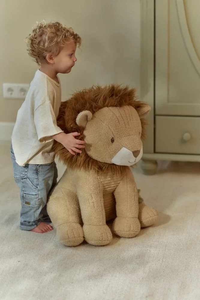 Safari Friends Knuffel Leeuw - 60 cm fra Little Dutch i Beige – produktbillede 3 af 4